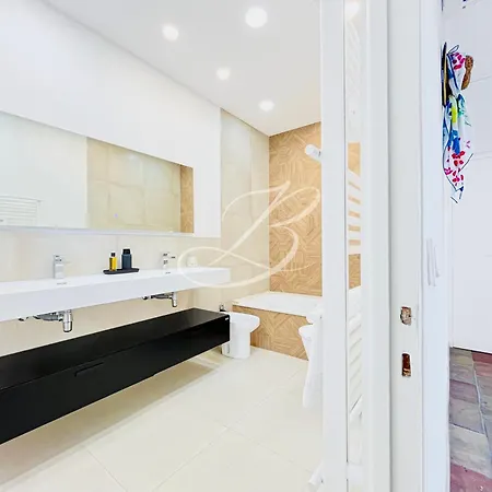 Pleiades - Large Pool 6 Bedrooms 12 Guests