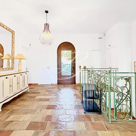 Pleiades - Large Pool 6 Bedrooms 12 Guests *