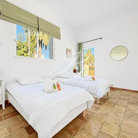 Pleiades - Large Pool 6 Bedrooms 12 Guests Tatil Evi *