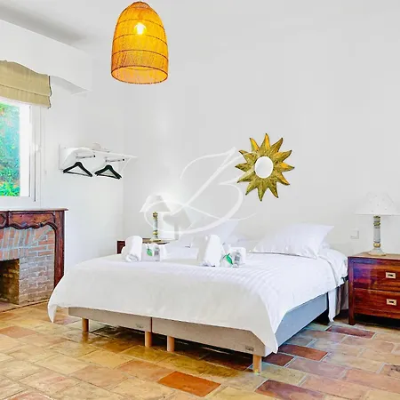 Pleiades - Large Pool 6 Bedrooms 12 Guests *